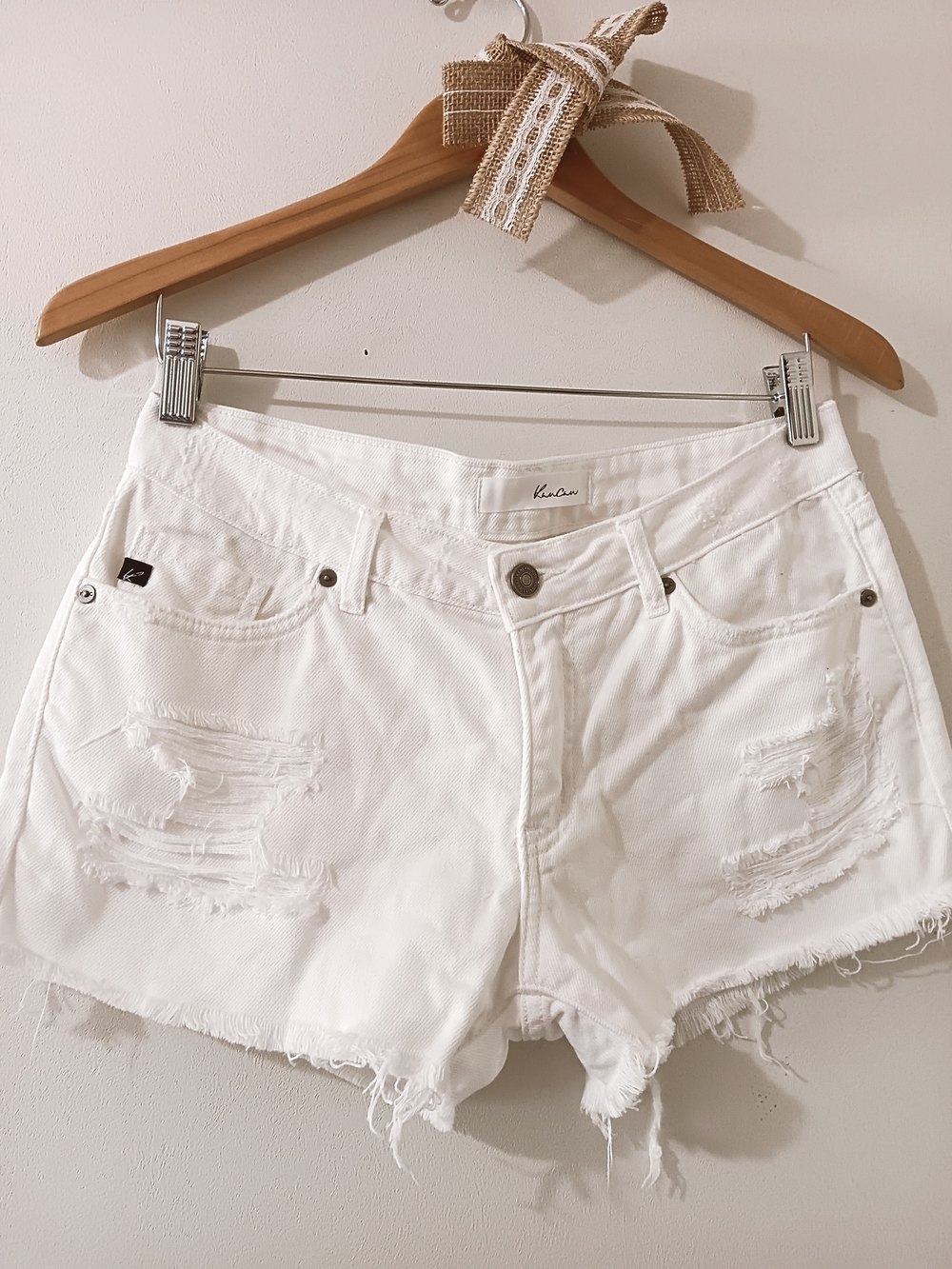 KANCAN DISTRESSED WHITE COTTON DENIM JEAN SHORTS SIZE SMALL